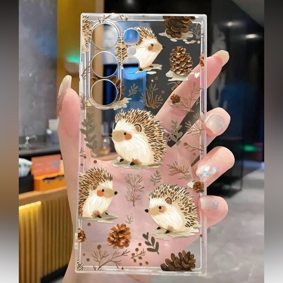 iPhone 13 Case TRANSPARENT Hedgehogs Pine Cones Snow - Picture 4 of 6